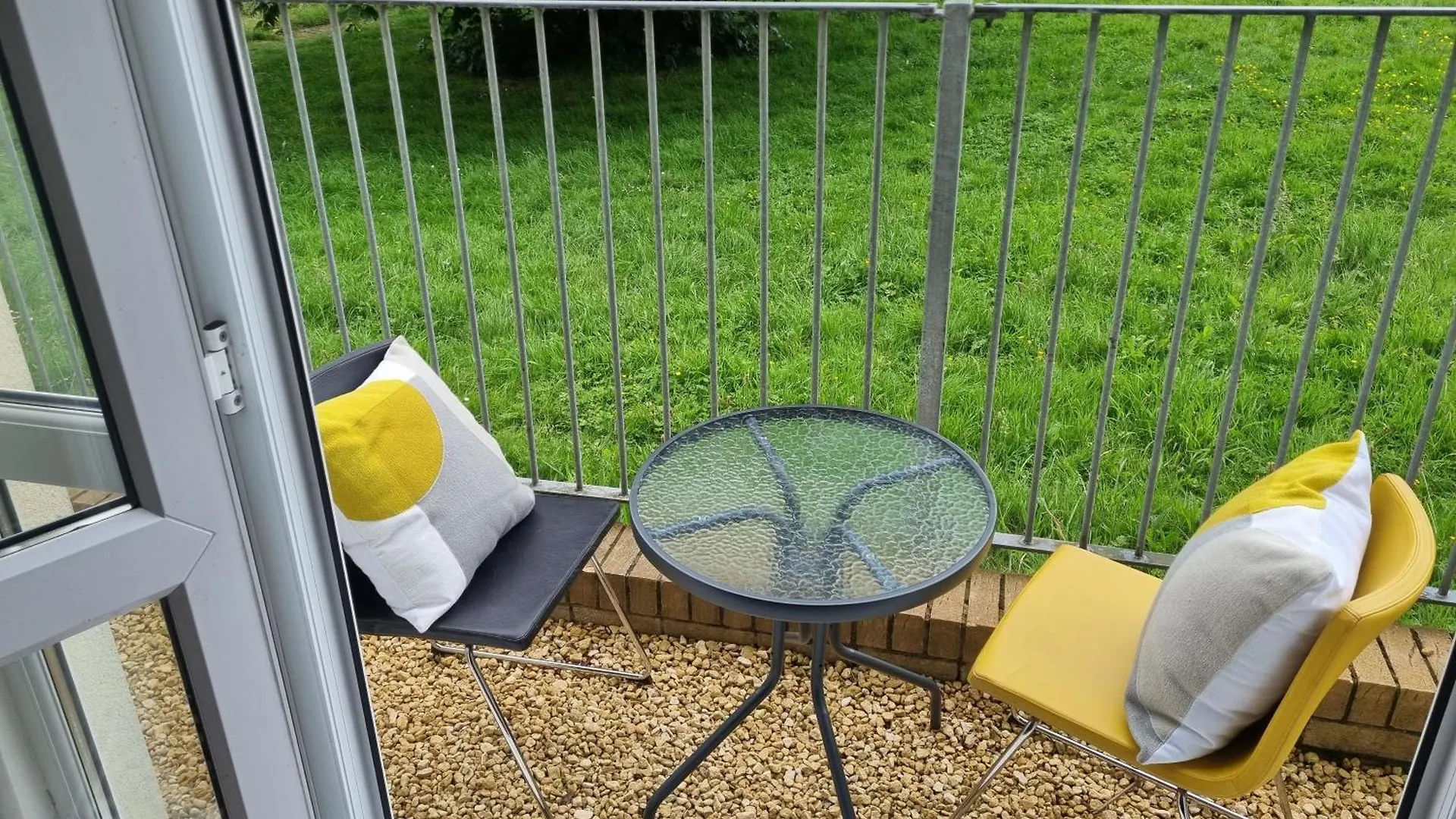 1 Bedroom Stylish Apartment Sleeps Up To 4 People Cardiff Bay 0*,  United Kingdom